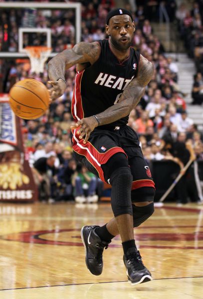 欧冠今夜观赛指南：枪手迎战强敌拜仁，皇马客场出征盼洗颓