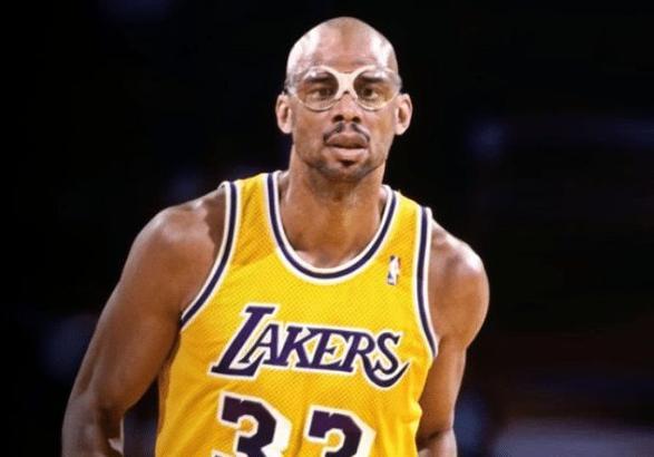 青岛海牛vs河南首发：4外援PK2外援 钟义浩出战