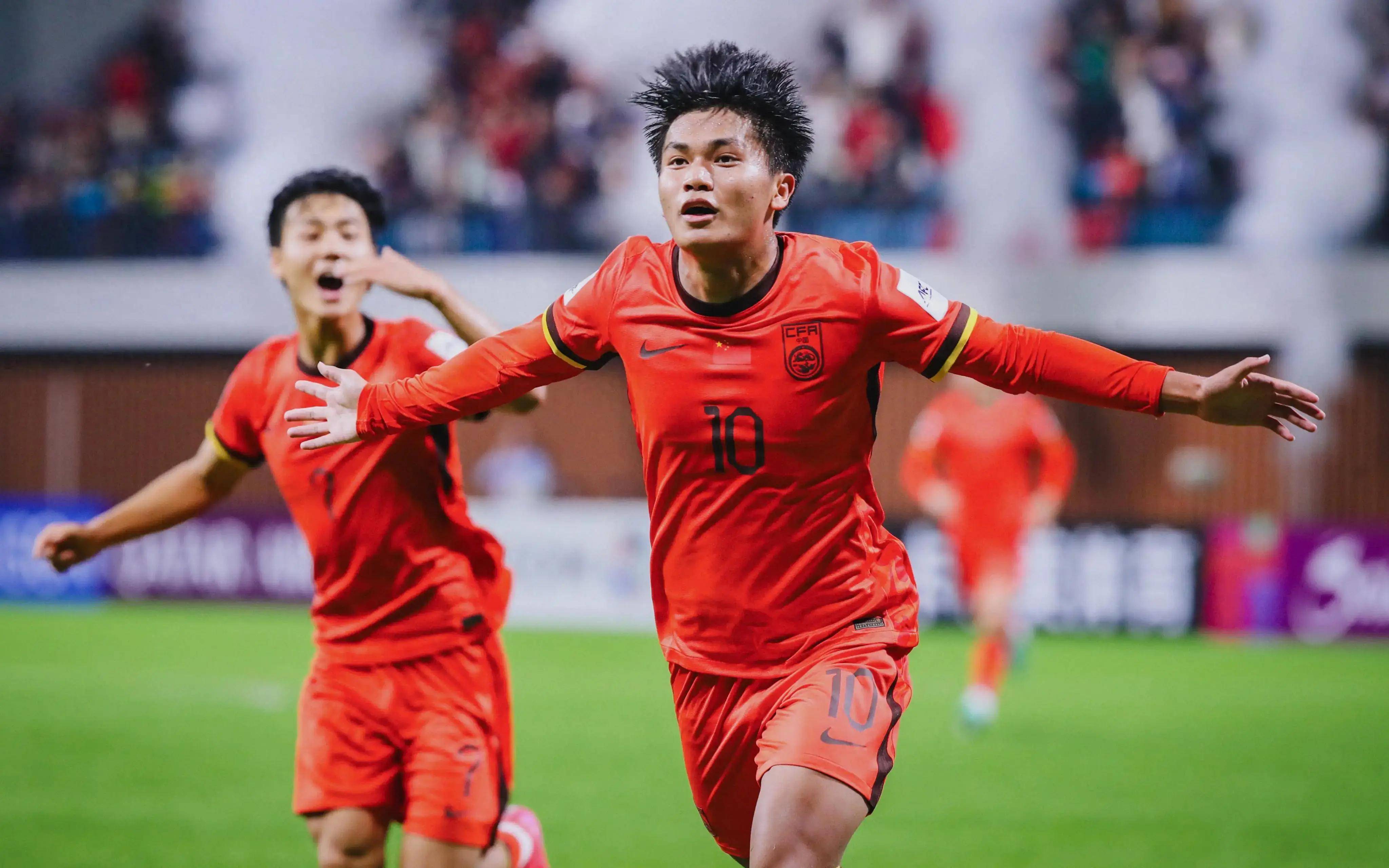 熟人相聚 握手言和