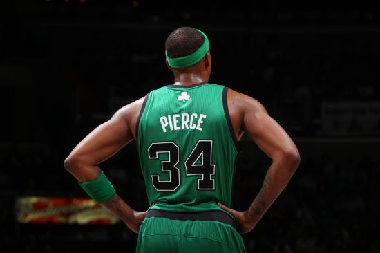 记者：职业联赛颁奖礼时隔6年恢复，拟于12月12日在上海举行